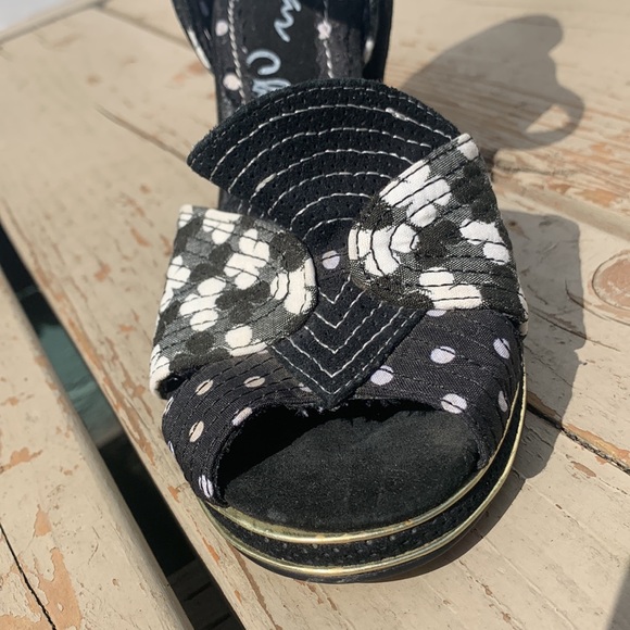 Polka dot pumps IRREGULAR CHOICE black white 36.5 - Picture 4 of 12